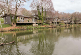 Lakefront at Waters Edge Cottage in Cornwall