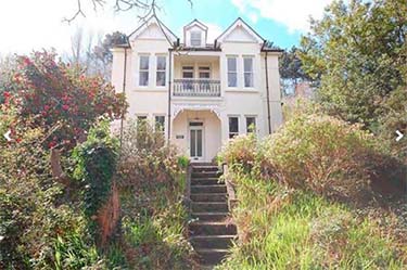 Roselyn House