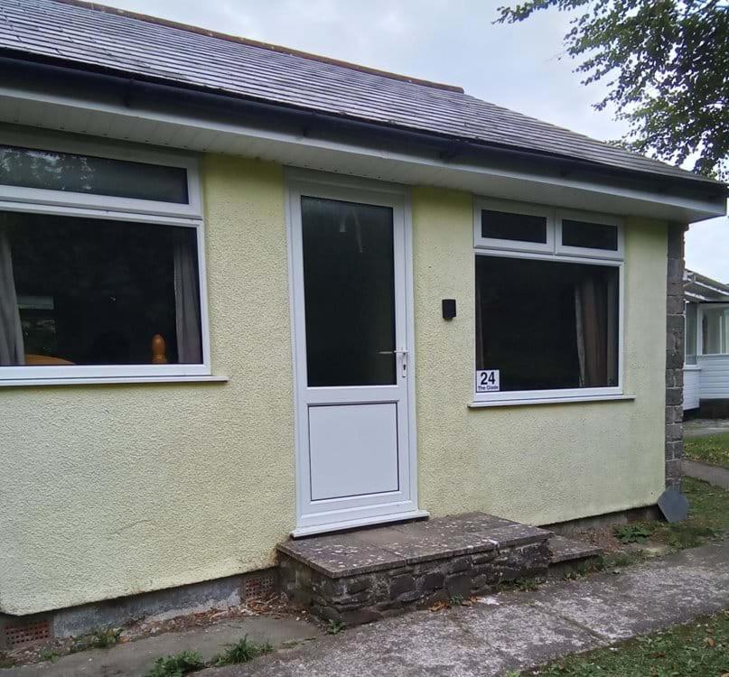 Exterior view of The Glade Cottage in Cornwall