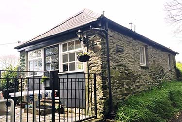 Exterior view of Tregenver Cottage in Falmouth, Cornwall